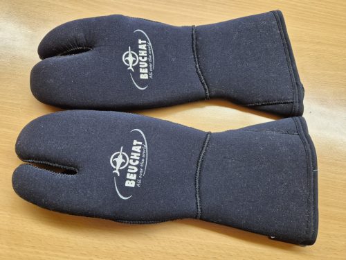 Beuchat 7 mm búvárkesztyű 3 ujjas